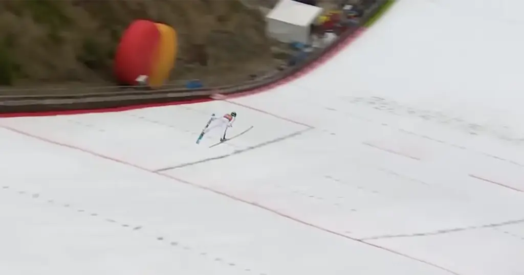 Senzacija u skijaškim skokovima: Domen Prevc ostao bez medalje