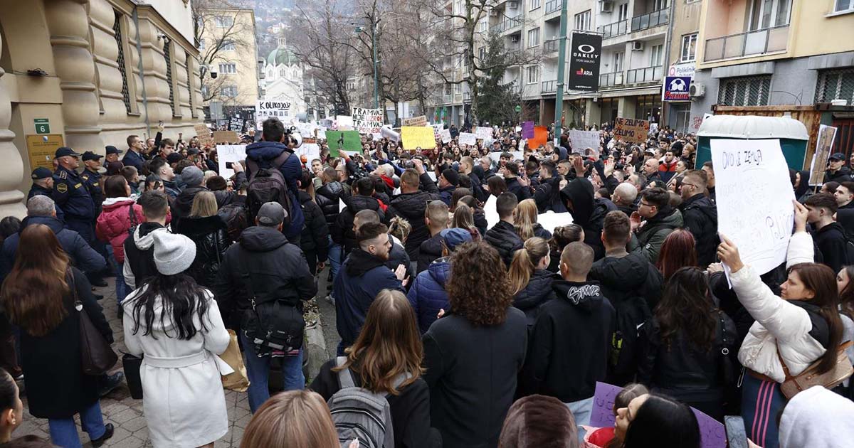 Mladi ispred Tužilaštva KS