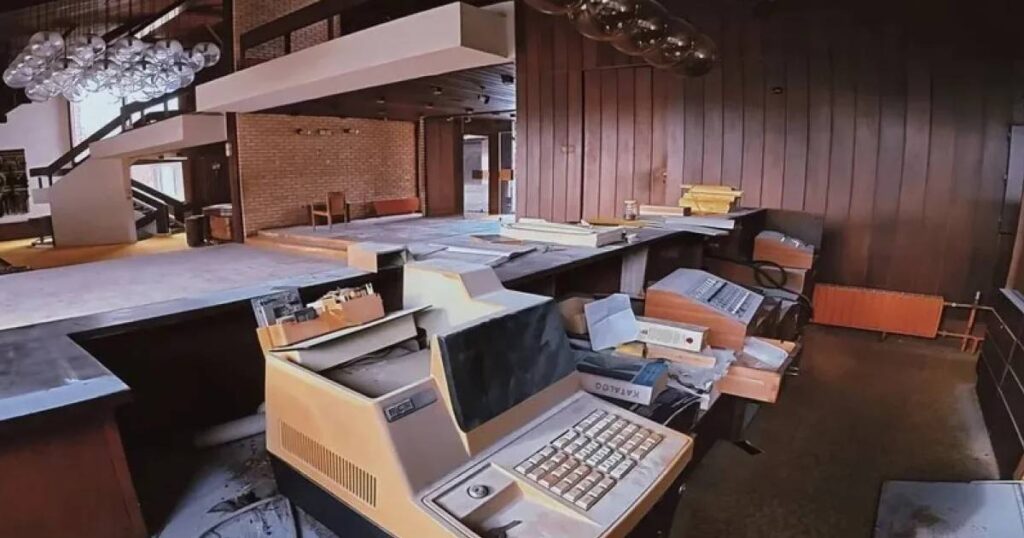 Titov kompleks prepušten propadanju: Zavirite u unutrašnjost Spomen doma