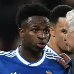 Vinicius u razgovoru s Mourinhom nakon utakmice