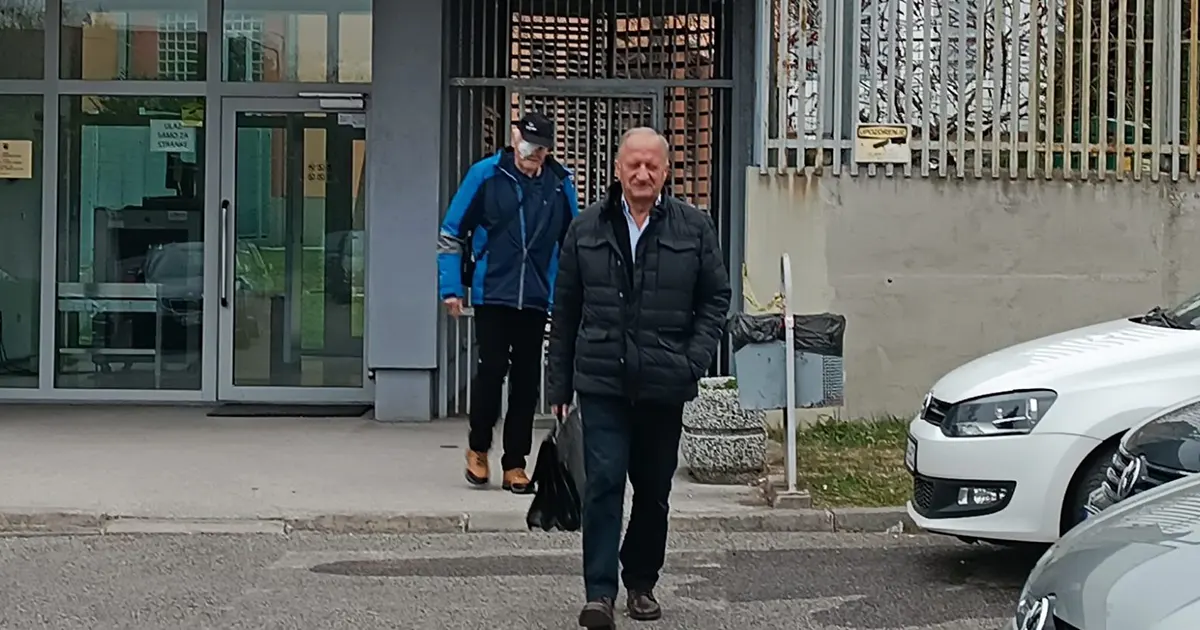Boro Ivanović (lijevo) s braniocem Slavišom Prodanovićem