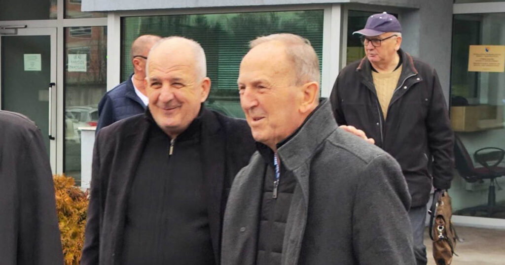 Luka Babić (lijevo) s braniocem Krešimirom Zubakom