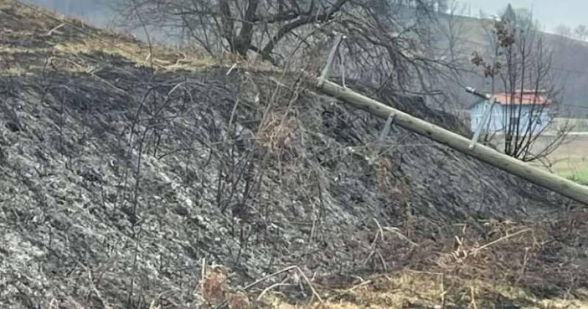 Palili njivu pa ostavili naselja bez struje