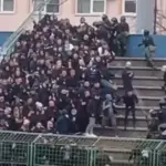 Napad policije na Manijake