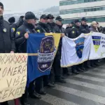 Protest državnih službenika ispred Parlamenta BiH