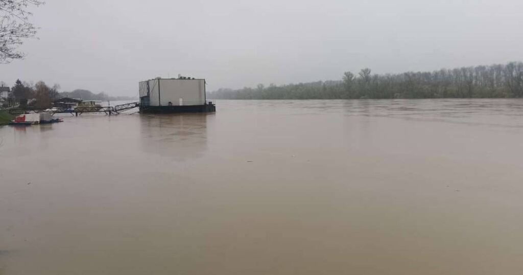 Potraga u toku: Građani prijavili da tijelo pluta Savom