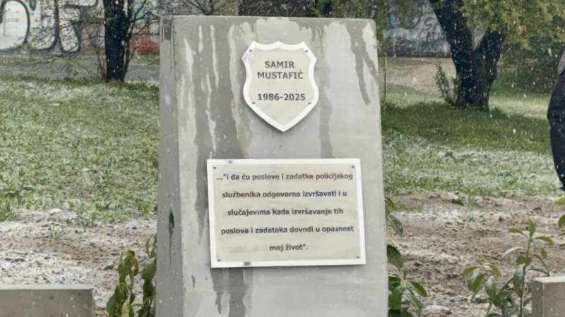 spomen-obilježje policajcu Samiru Mustafiću
