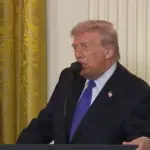 trump obracanje