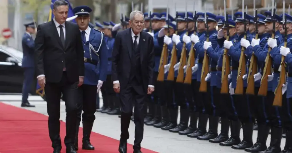 Alexander Van der Bellen svečano dočekan ispred Predsjedništva BiH