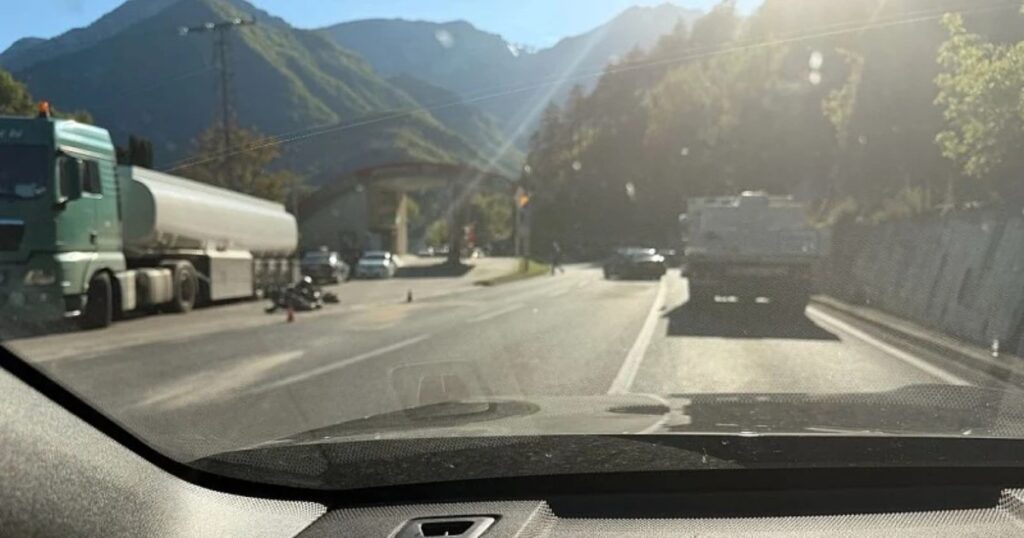 Dvije saobraćajne nesreće u razmaku od 100 metara, nastale velike gužve