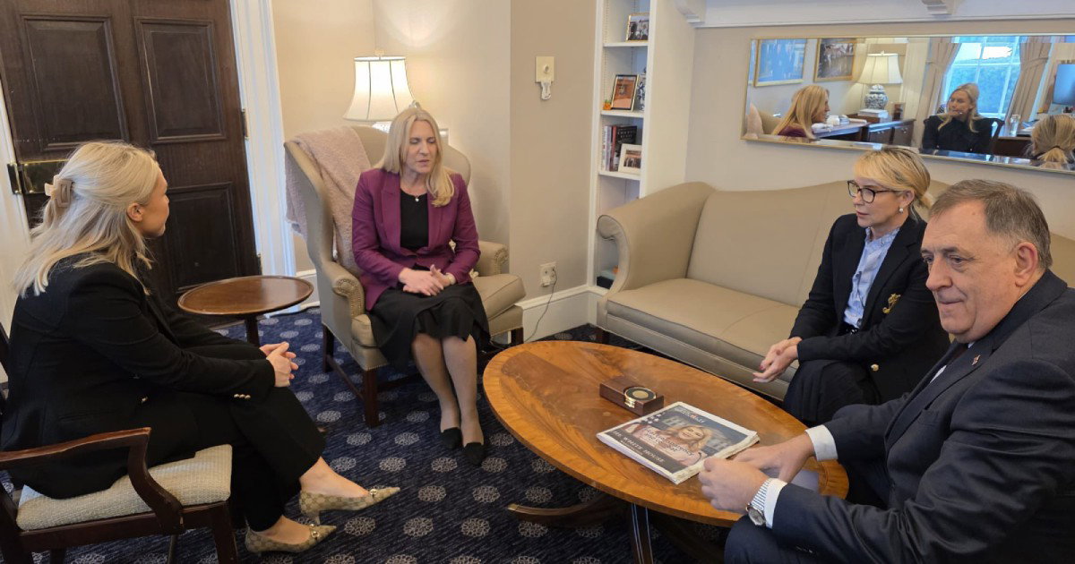Milorad Dodik, Željka Cvijanović i Ana Trišić-Babić u Bijeloj kući