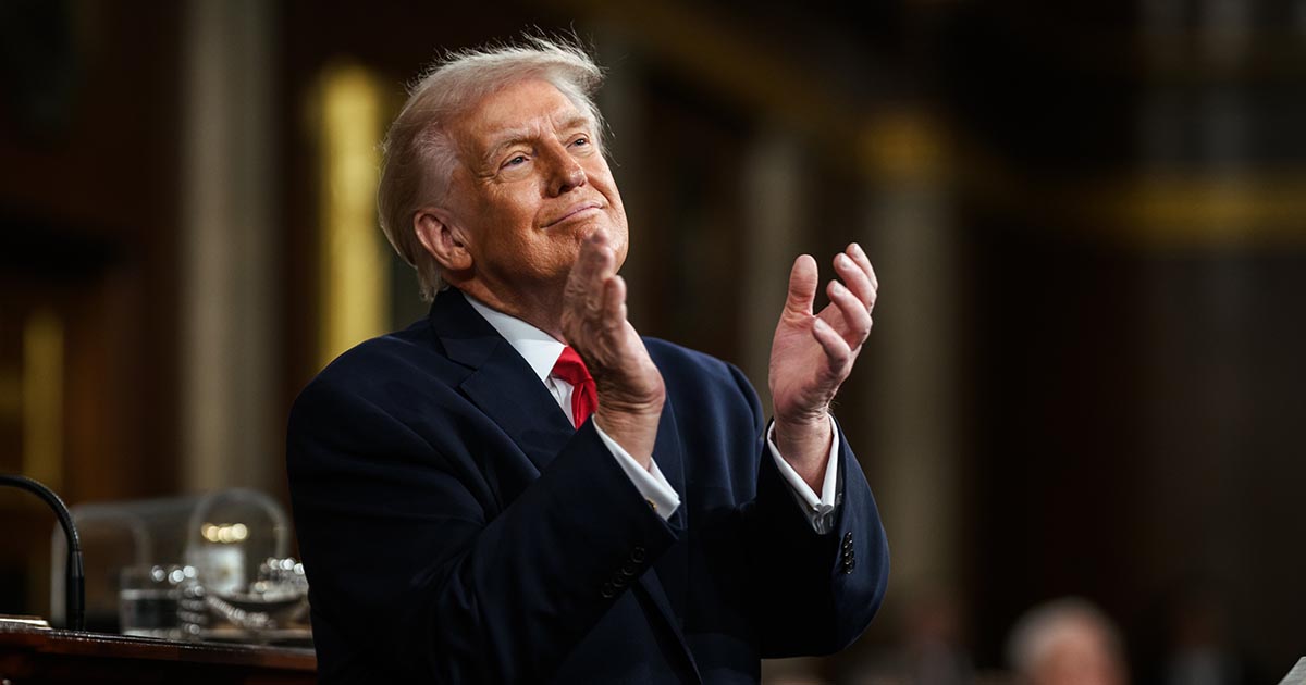 Trump o novim napadima na Iran: “Padali su lijepo u okean, kao leptir koji pada u grob”