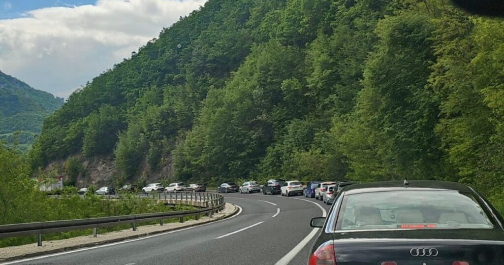 Gužva na magistralnom putu M-17