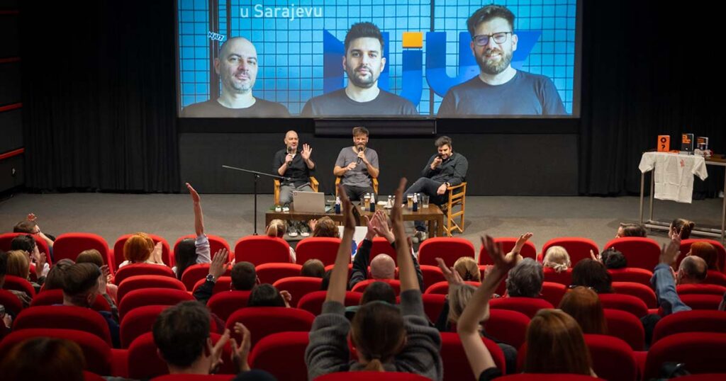 Ekipa Njuz Neta Viktor, Vlada i Grafa sarajevskoj publici kako se kreiraju “Njuz” i “24 minuta”