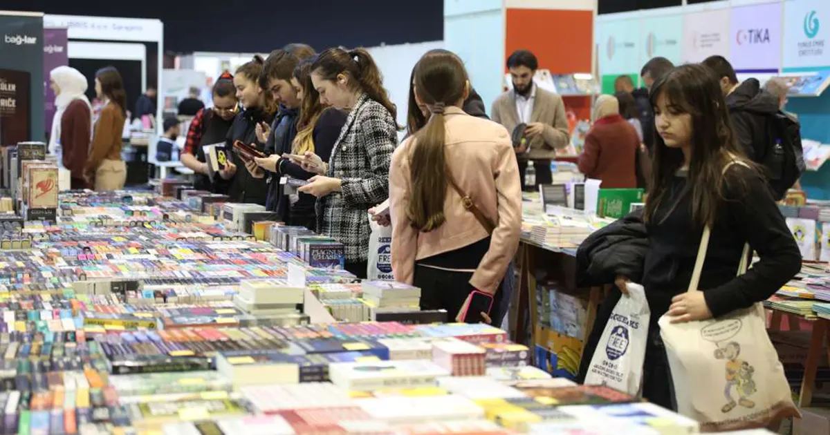 Sajam knjiga u Sarajevu privukao je brojne posjetitelje