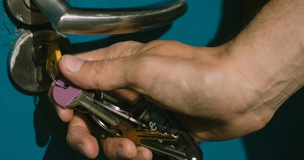 Često zaboravite jeste li zaključali vrata ili isključili peglu? Japanci imaju lako rješenje