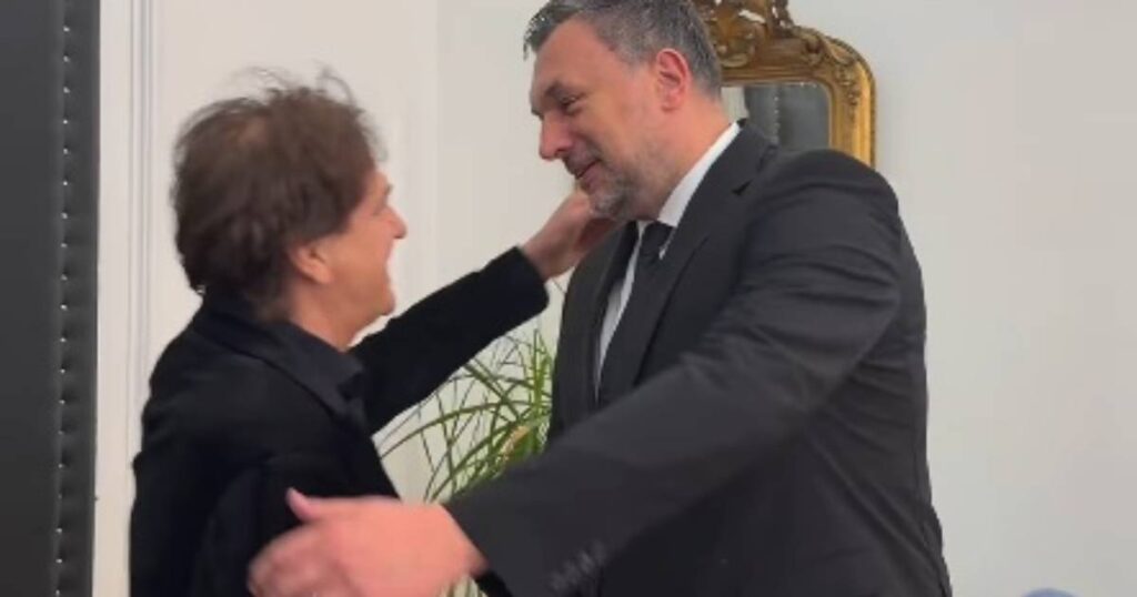 Zdravku Čoliću uručen diplomatski pasoš BiH