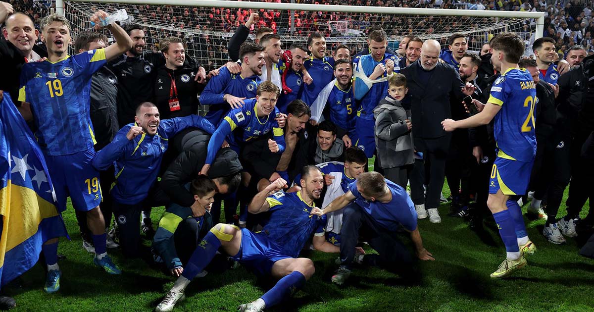 Slavlje igrača Bosne i Hercegovine nakon što su svladali Italiju jedanaestercima
