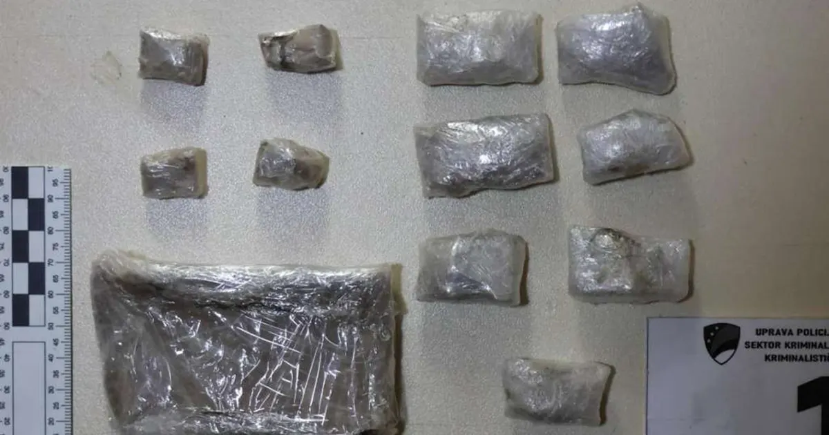 Policija pronašla heroin, vagu i veću količinu novca