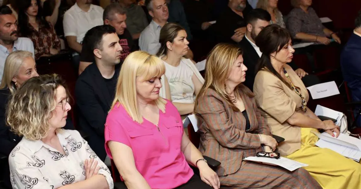 Radnici u kulturi i umjetnici u RS traže veće plate