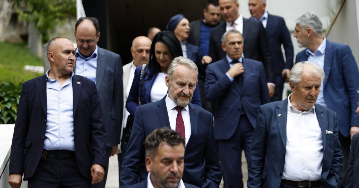 SDA: Visoki predstavnik s punim ovlastima nikada nije bio potrebniji