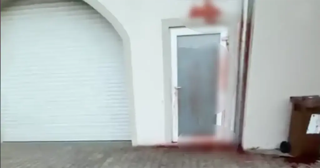 Oskrnavljena džamija: Posuli je krvlju, svinjsku glavu stavili na ulaz