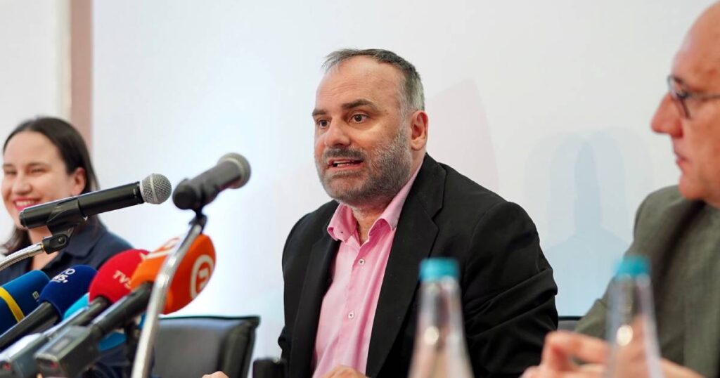 icikum dino mustafić