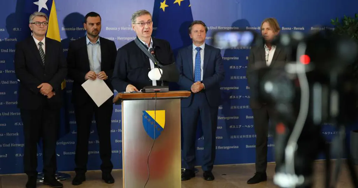 Pet stranaka potpisalo Memorandum o zaštiti ustavnog poretka BiH. Od sedam tačaka, Zvizdić izdvojio tri