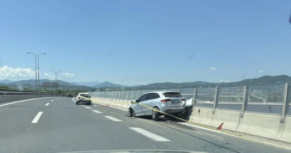 Teška nesreća na autoputu kod Sarajeva, ima više povrijeđenih