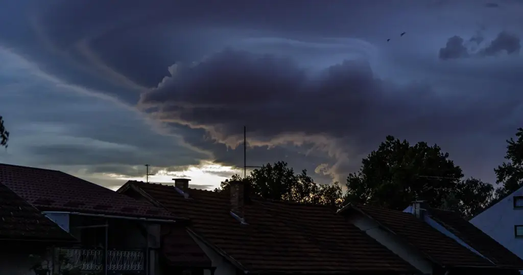 Nevrijeme stiže u dijelove BiH, aktivirana dva meteoalarma