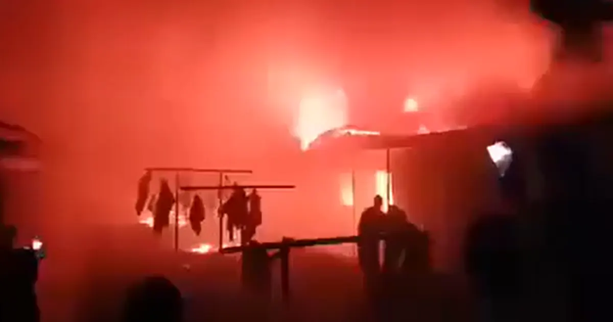 U požaru poginulo najmanje deset učenika