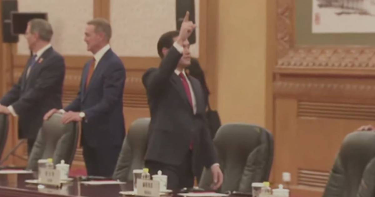 Rubio zastao usred sastanka i gledao u plafon: Snimak iz Kine postao viralan