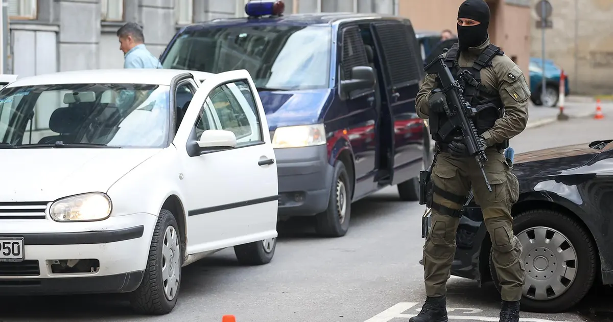 sipa pretres policija