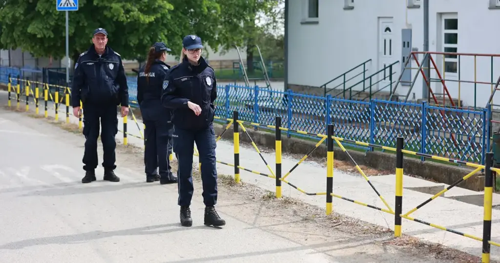 Mladića (19) na ulici izbole nepoznate osobe, preminuo je u Urgentnom centru