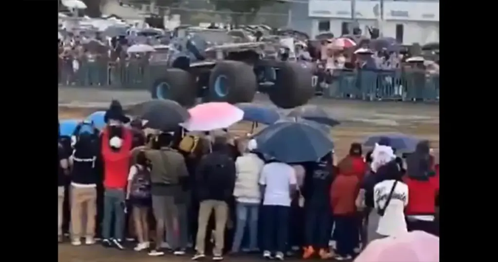 Uznemirujuće: Monster truck uletio među publiku, troje poginulo. 38 povrijeđenih