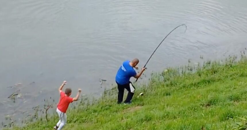 Otac i sin uhvatili ribu života