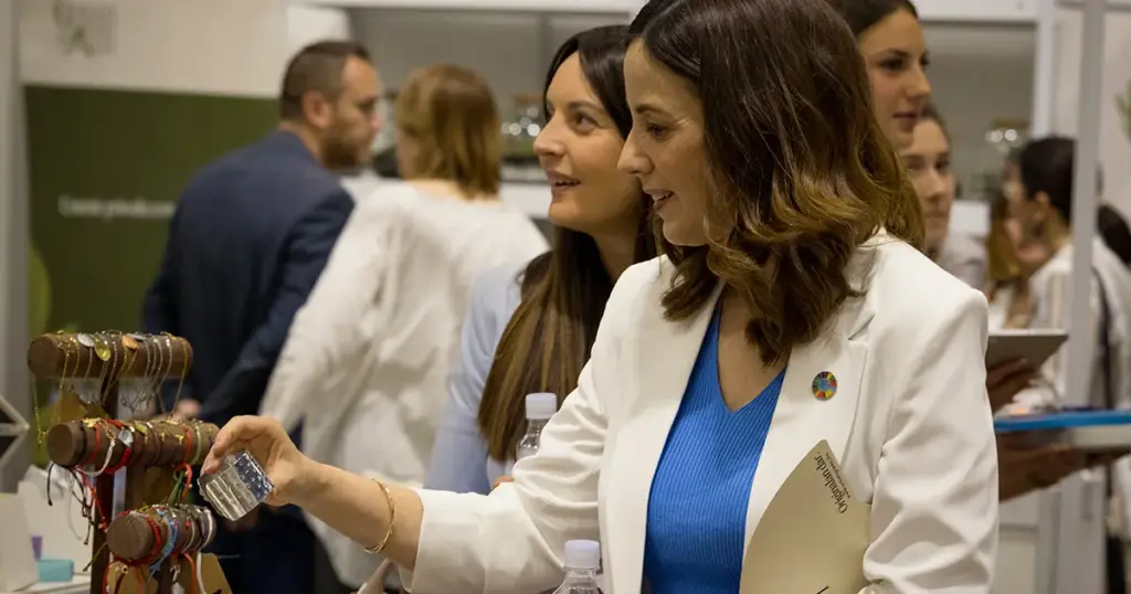 Otvoren Women 100 EXPO