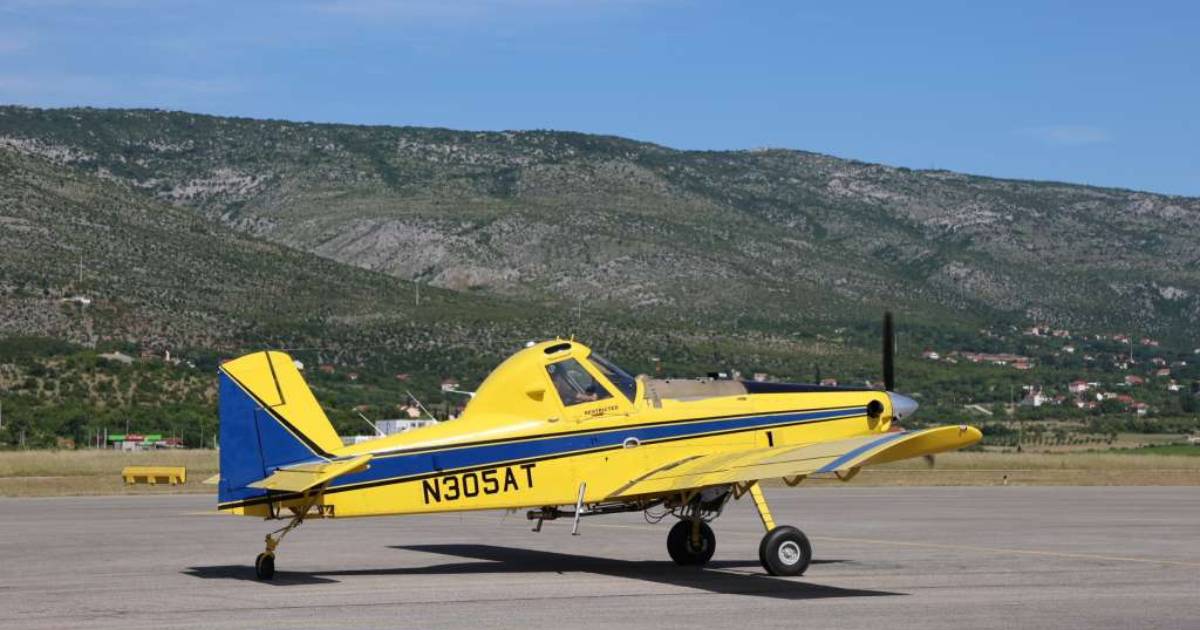 Dva Air Tractora gase veliki požar, vatra bukti u blizini naselja