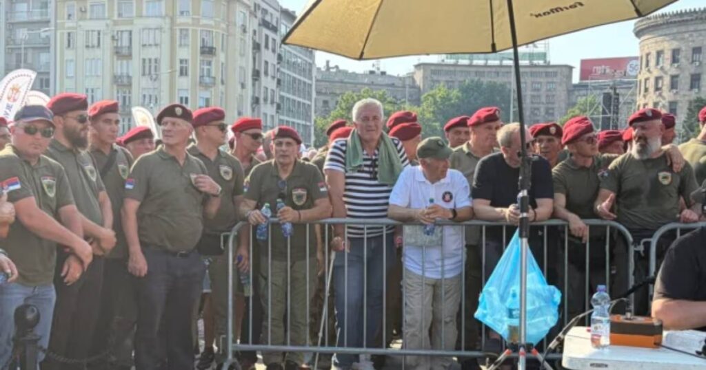 crvene beretke srbija