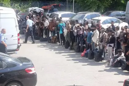 Policija našla 51 osobu u kombiju
