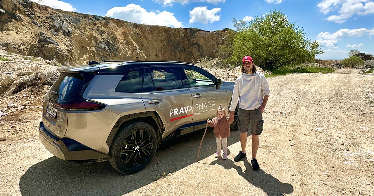 Nova Toyota RAV4: Automobil koji ne bira između grada i avan