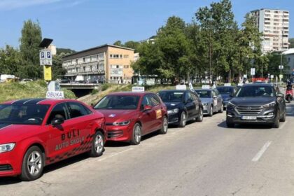 Protest autoškola u Tuzli