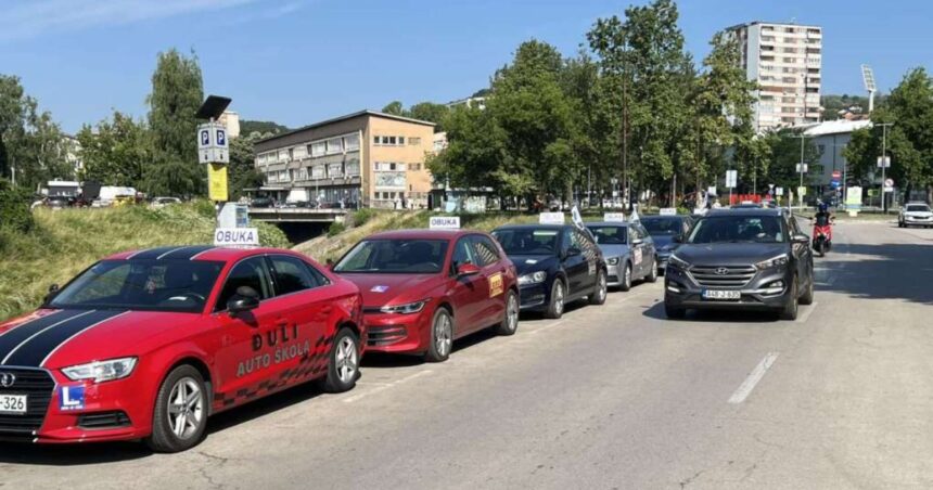 Protest autoškola u Tuzli