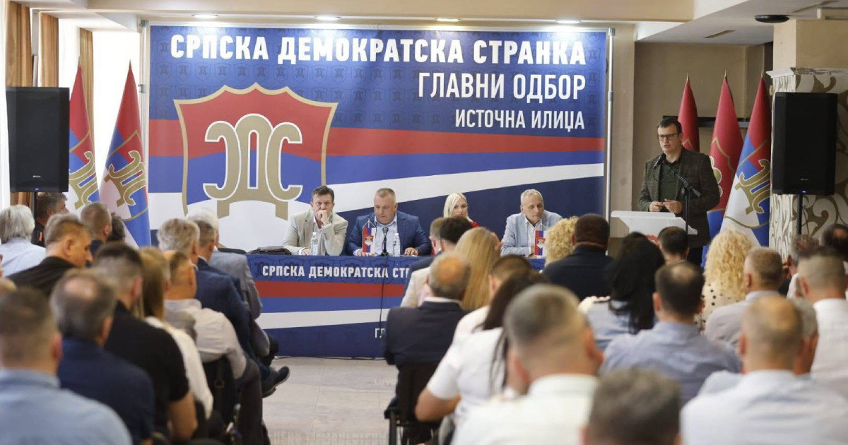 Vučić zvao uoči glasanja u SDS-u, imao je svog favorita za p