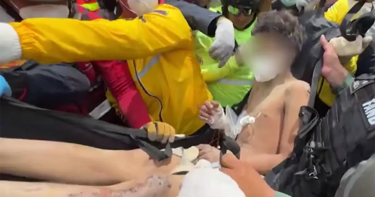 Otac i sin spašeni nakon četiri dana ispod ruševina u Venecueli. Spašeni su i majka i beba