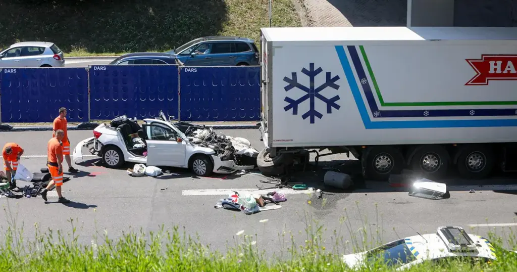 Stravičan sudar na autocesti u Sloveniji