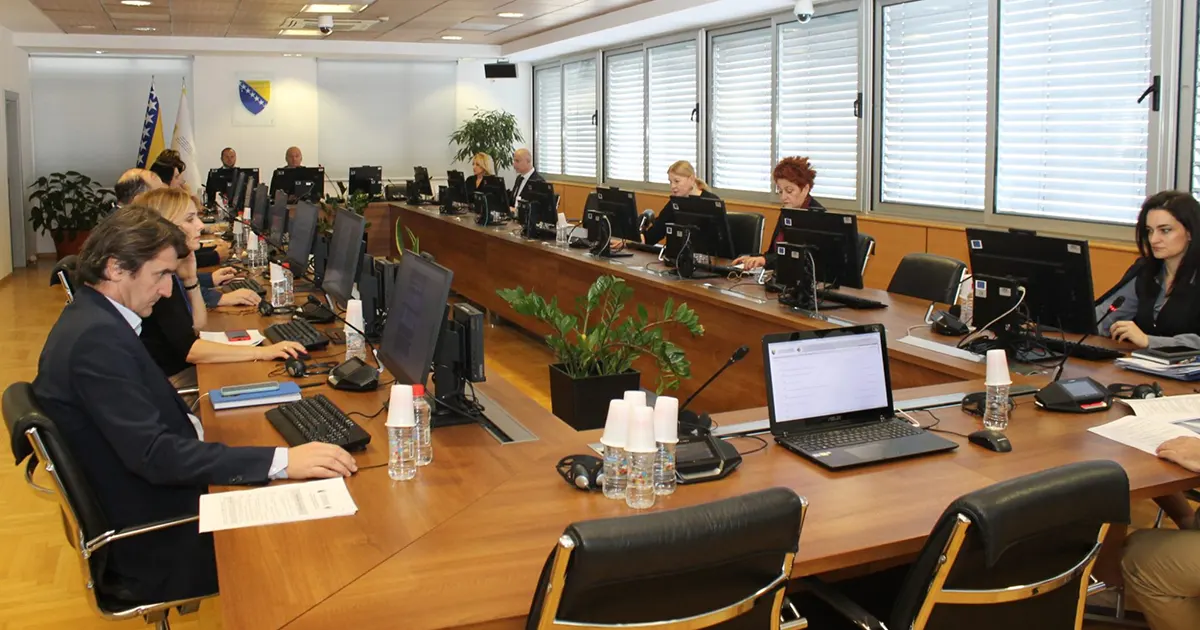 VSTV odlučio usprotiviti se EU nakon najave obustave finansiranja