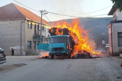 Izgorio kamion sa sijenom