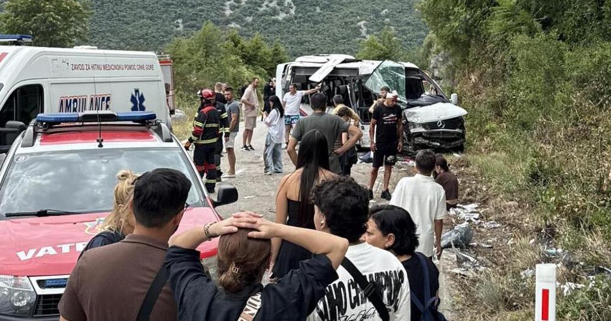 Minibus sletio s magistrale: Jedna osoba poginula, još 16 povrijeđeno