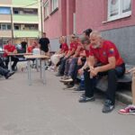 Članovi GSS-a Zenica ispred svoje stanice u tišini čekaju vijesti iz Rusije